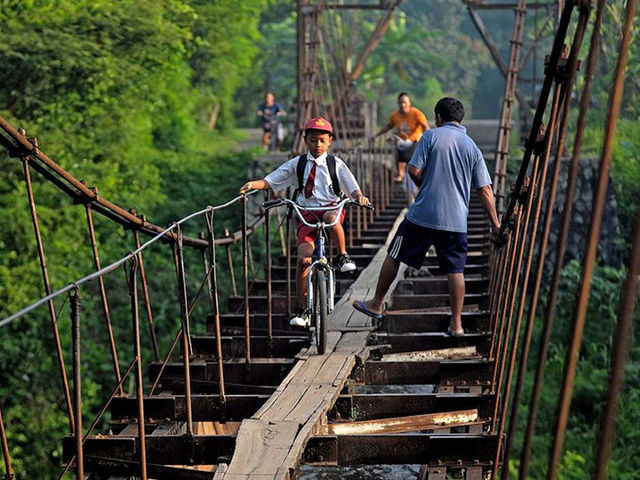 What These Kids Have To Go Through On Their Way To School Will Shock You, Make You Angry and Then Sad
